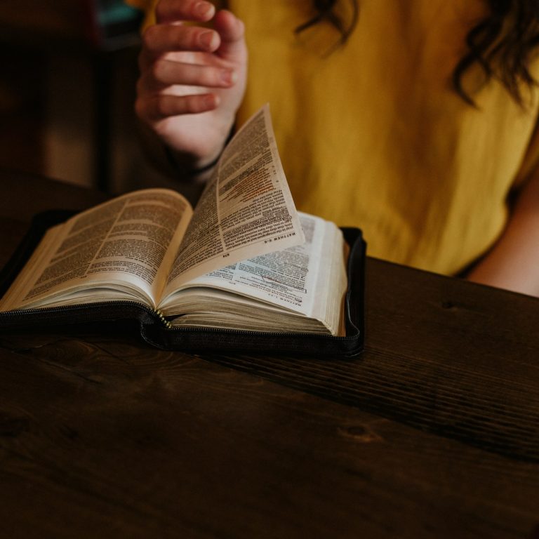 priscilla-du-preez-5fV2Q7ILDvk-unsplash